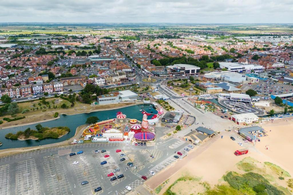 Beach Court Holiday Apartments Skegness Extérieur photo